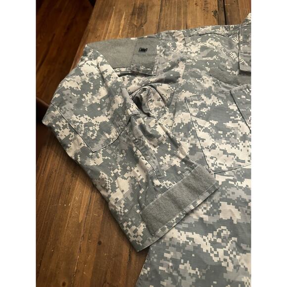 Military Digital Camo Shirt Full Zip Size Medium Long Camouflage USA Armed Force - Picture 3 of 9